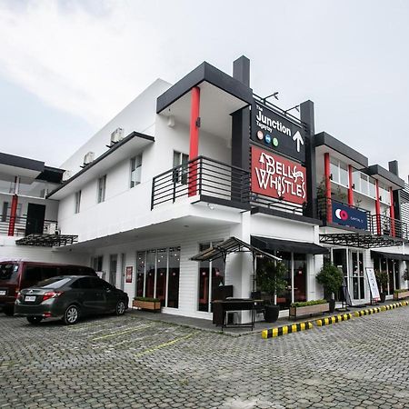 Capital O 642 The Junction Tagaytay Hotel Tagaytay City Buitenkant foto