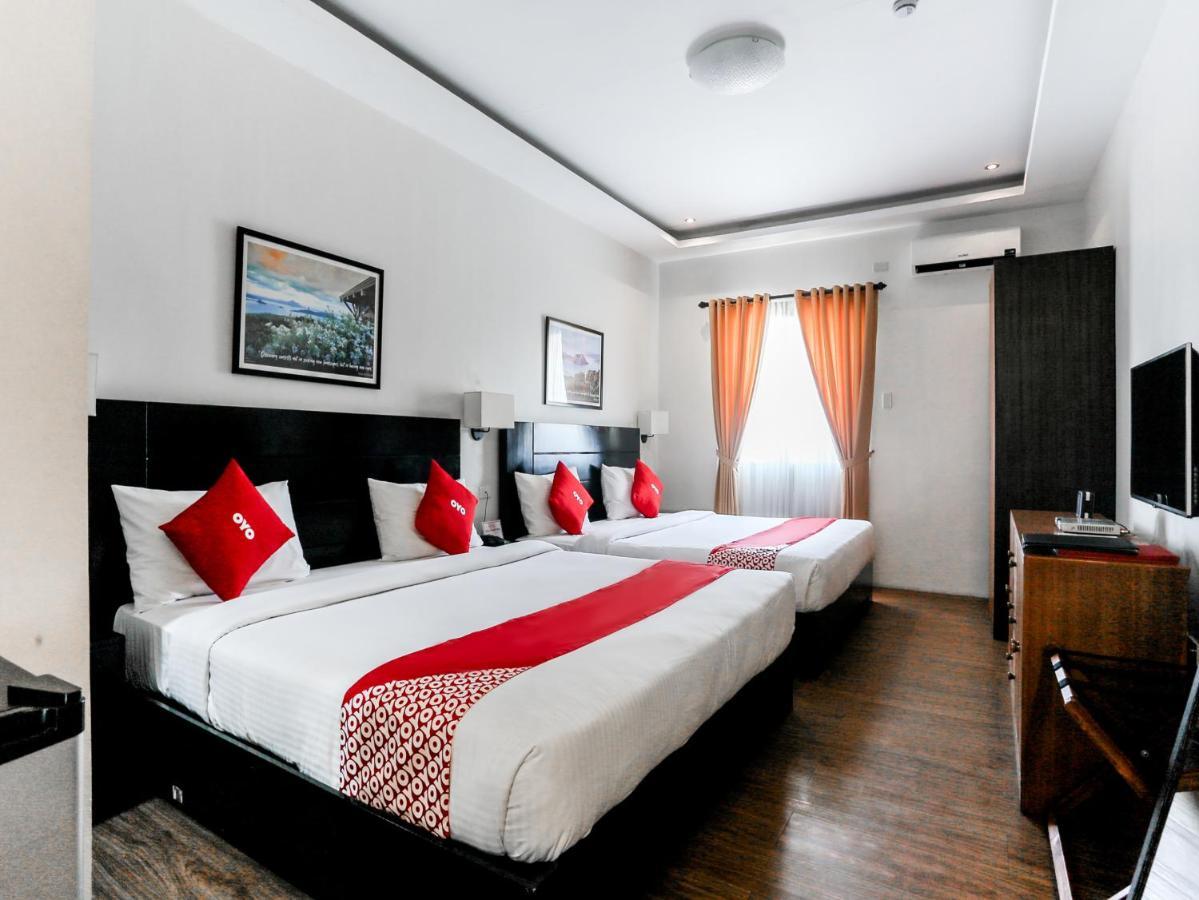 Capital O 642 The Junction Tagaytay Hotel Tagaytay City Buitenkant foto