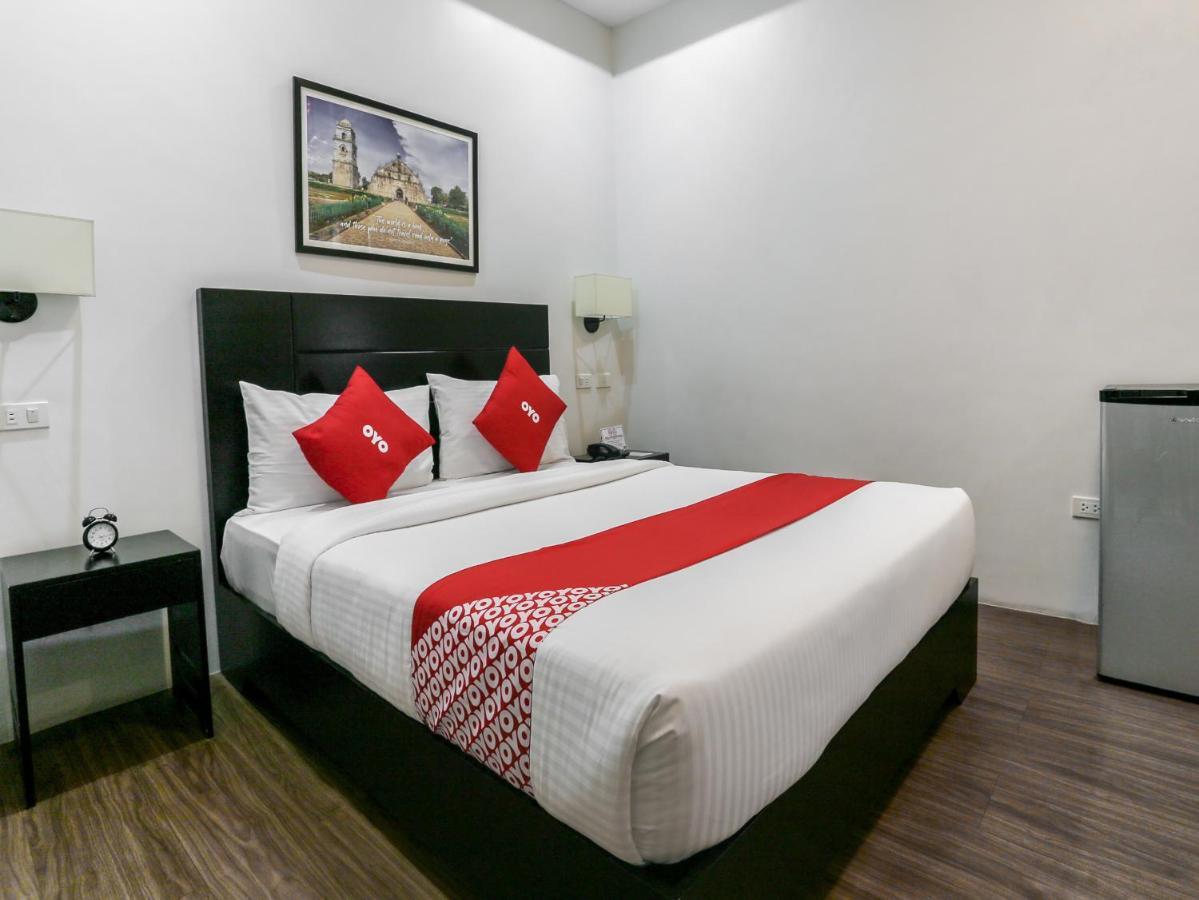 Capital O 642 The Junction Tagaytay Hotel Tagaytay City Buitenkant foto