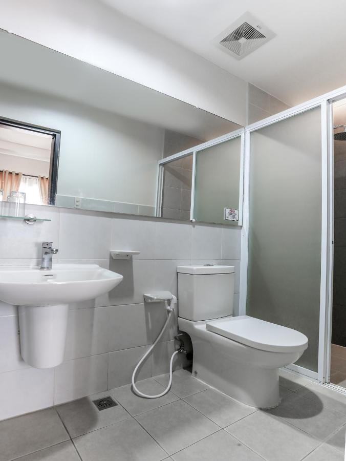 Capital O 642 The Junction Tagaytay Hotel Tagaytay City Buitenkant foto