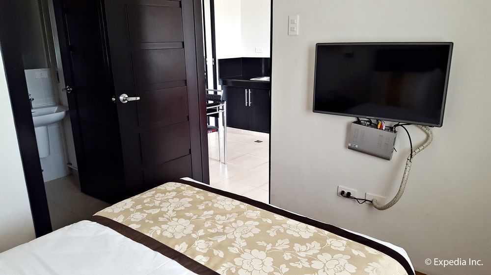 Capital O 642 The Junction Tagaytay Hotel Tagaytay City Buitenkant foto