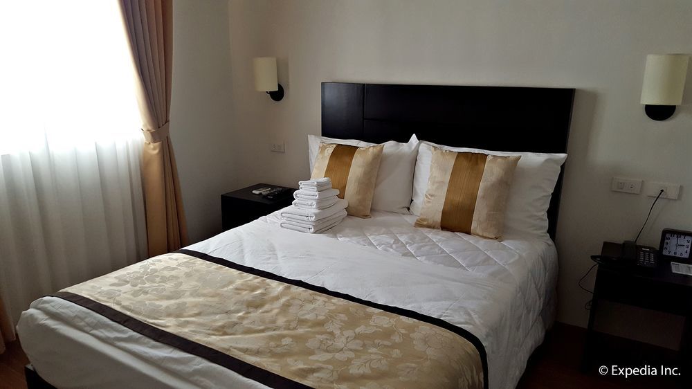 Capital O 642 The Junction Tagaytay Hotel Tagaytay City Buitenkant foto