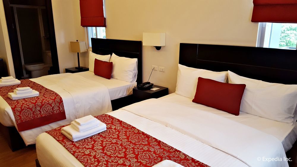 Capital O 642 The Junction Tagaytay Hotel Tagaytay City Buitenkant foto