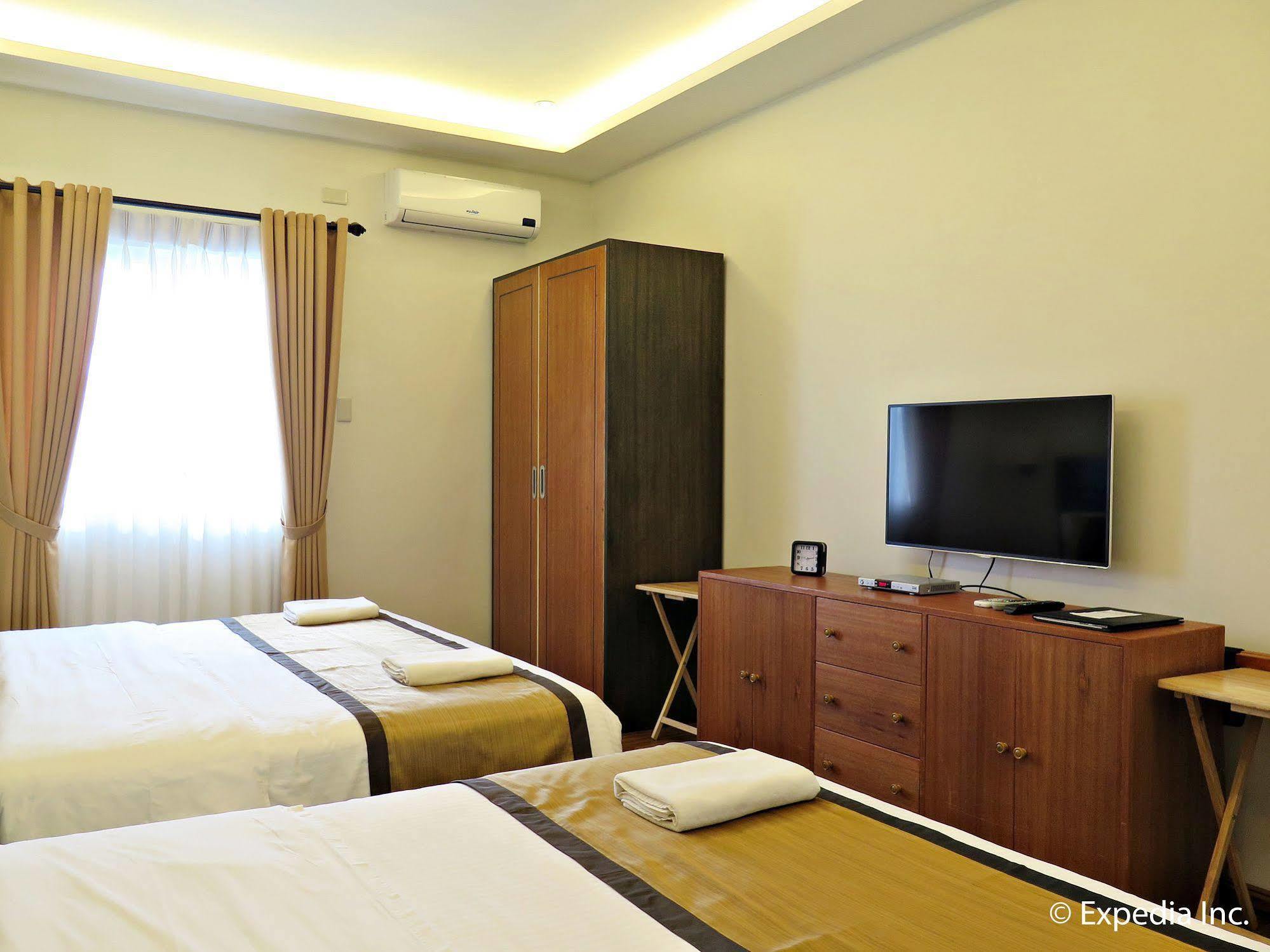 Capital O 642 The Junction Tagaytay Hotel Tagaytay City Buitenkant foto